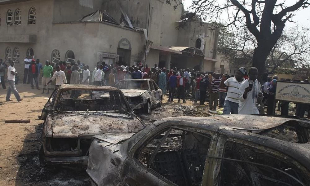 Τραγωδία στην Νιγηρία: 12 νεκροί από ανατροπή βυτιοφόρου